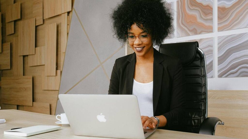 cómo encontrar webinars gratuitos de tu área de estudio